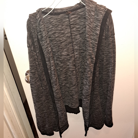 [SOLD] HYBA CARDIGAN - Picture 2 of 10